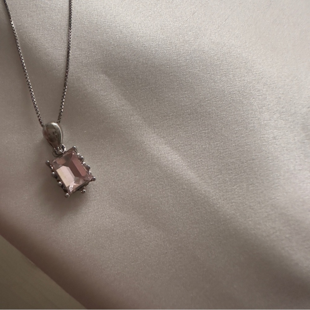 ₓ｡𐐒

 ‿︵‿︵ʚ˚̣̣̣͙ɞ・❉・ ʚ˚̣̣̣͙ɞ‿︵‿︵  925 Cz Necklace